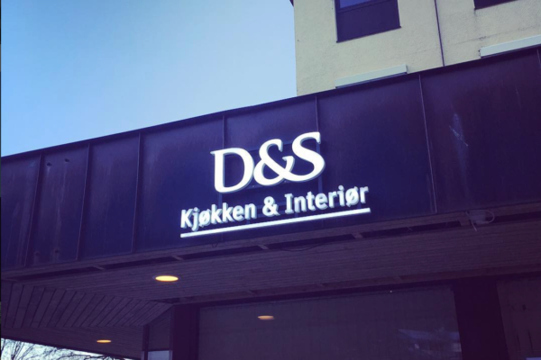 D&S